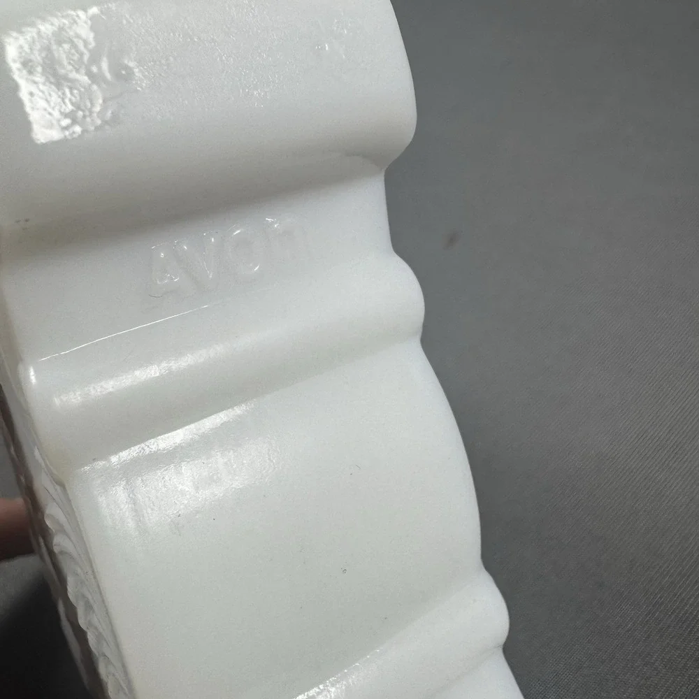 Vintage AVON Brocade White Milk Glass Mantel Clock Foaming‎ Bath Oil 5 oz